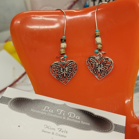 Silver Tone Earrings Butterflies in Heart w beads - Picture 2 of 3